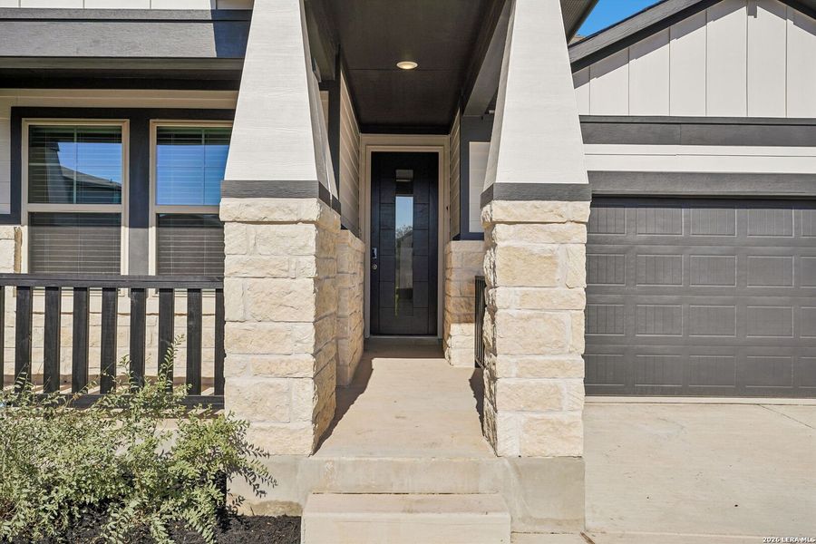 Exterior details and patio area of a home in Remington Ranch, San Antonio (Image 28).