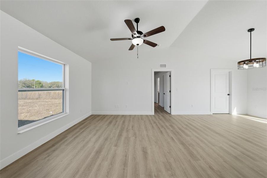Spacious, unfurnished interior of a new home in , Arcadia (Image 26).