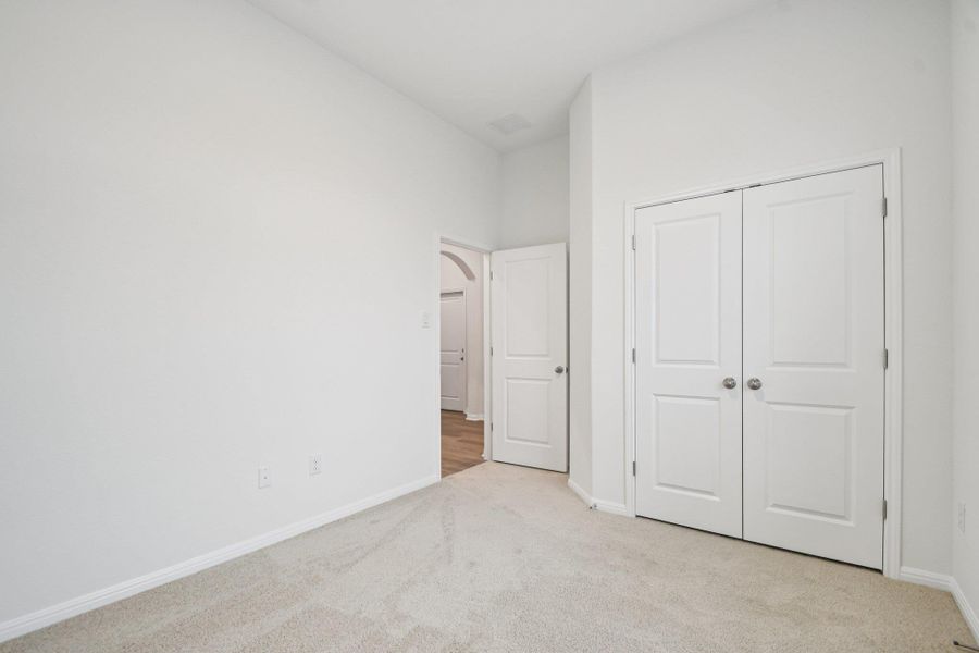 Spacious, unfurnished interior of a new home in Crosswinds, Kyle (Image 22).