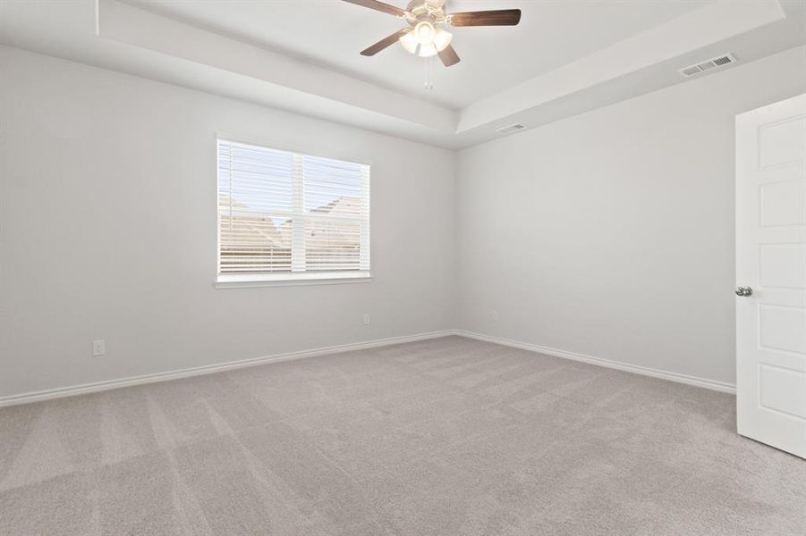 Spacious, unfurnished interior of a new home in Retreat at Fossil Creek, Fort Worth (Image 17).