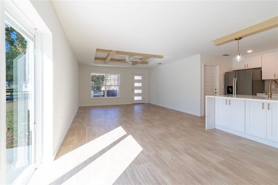 Spacious, unfurnished interior of a new home in , Lakeland (Image 24).