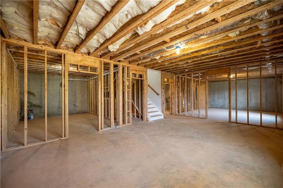 Spacious, unfurnished interior of a new home in , Jefferson (Image 31).