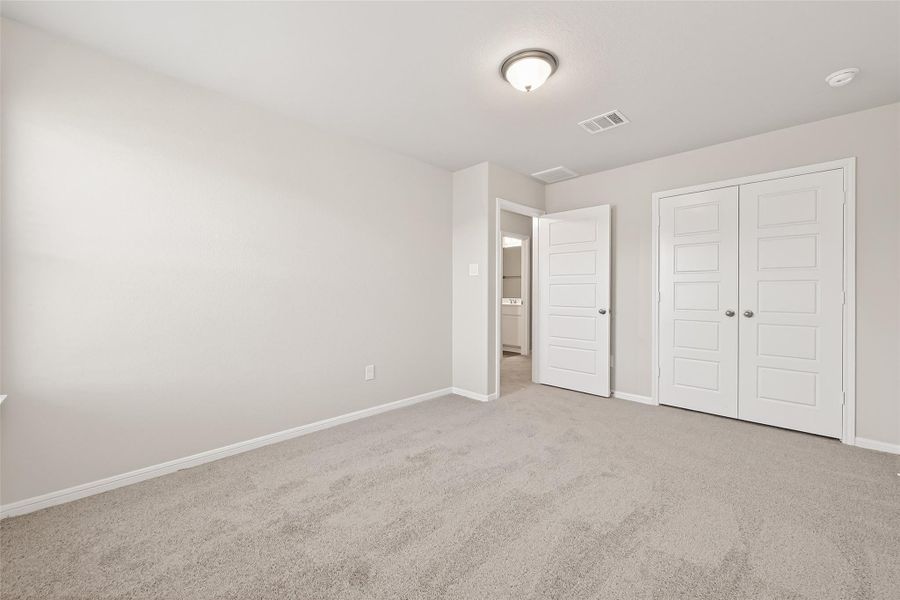 Spacious, unfurnished interior of a new home in Woodland Lakes, Houston (Image 36).