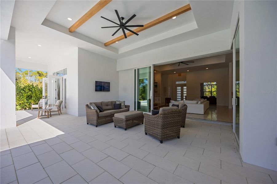 Exterior details and patio area of a home in , Port Charlotte (Image 28).