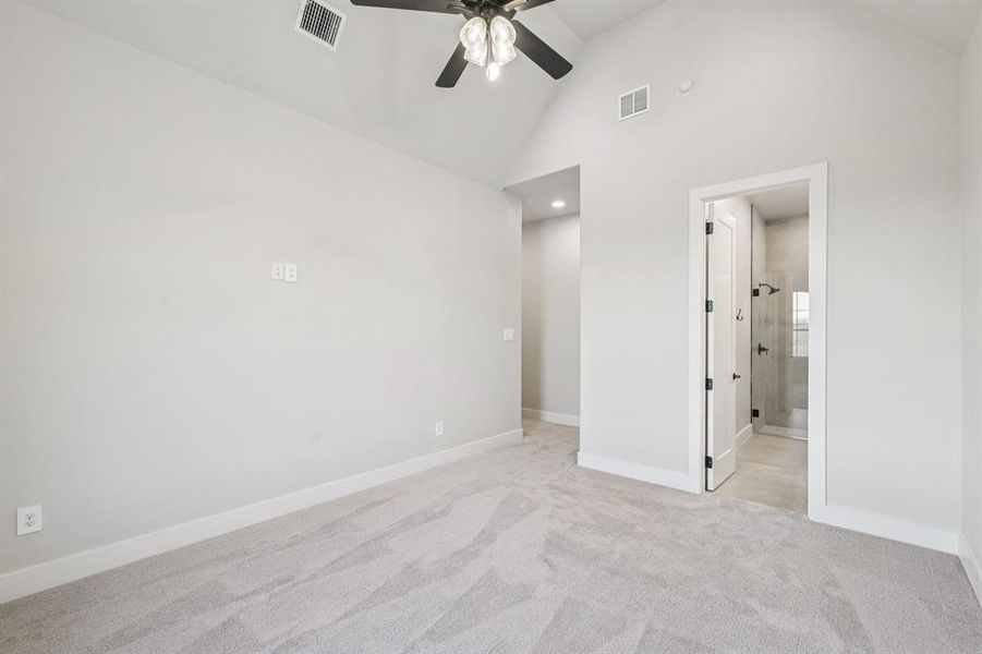 Spacious, unfurnished interior of a new home in , Aledo (Image 20).
