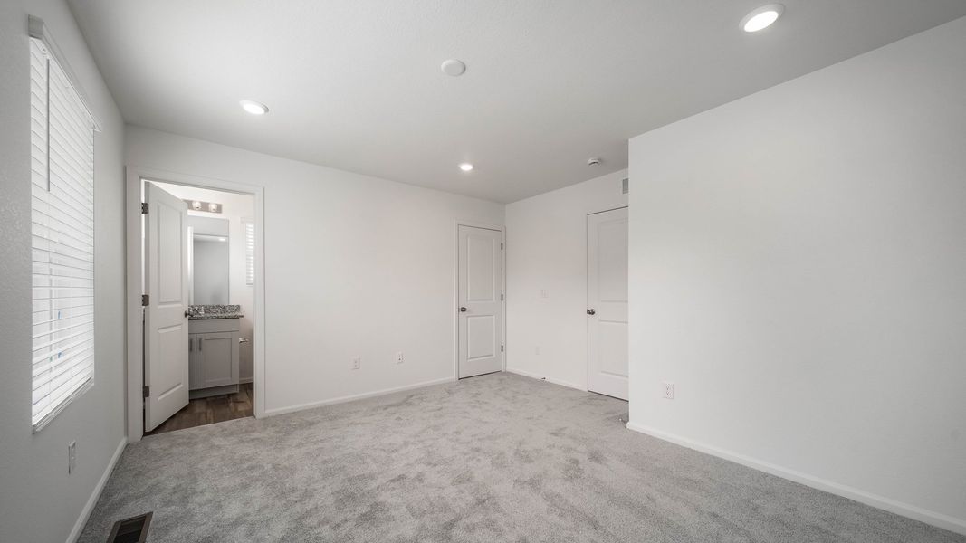 Spacious, unfurnished interior of a new home in Thompson River Ranch, Johnstown (Image 20). Spacious, unfurnished interior of a new home in Thompson River Ranch, Johnstown (Image 20).