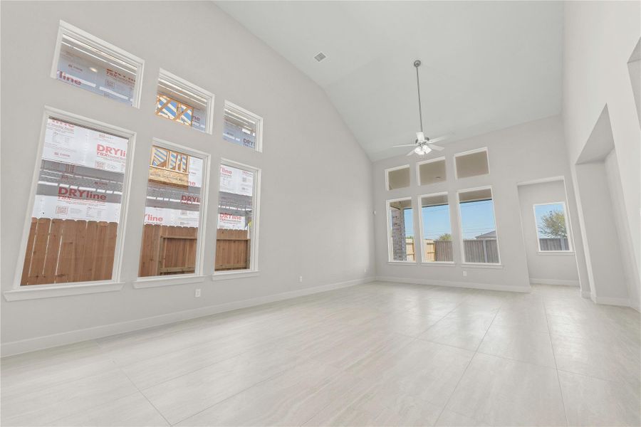 Representative image. Features, selections and colors may vary.