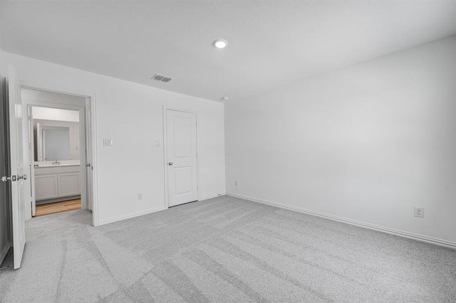 Image 28 of a home in River Ridge. Image 28 of a home in River Ridge.