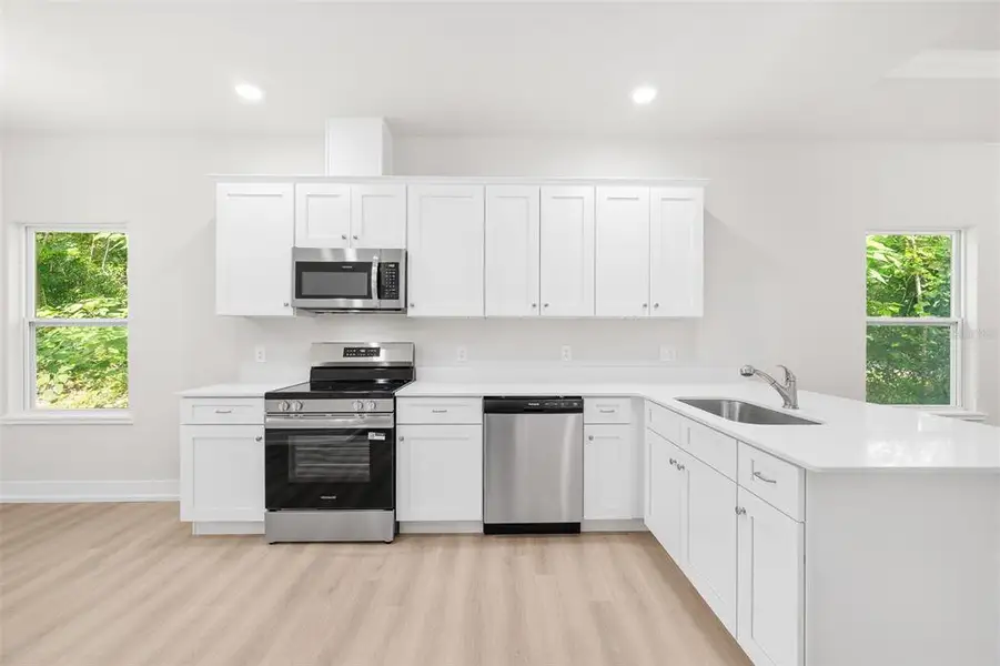 Furnished interior view inside a new home in , High Springs (Image 4).
