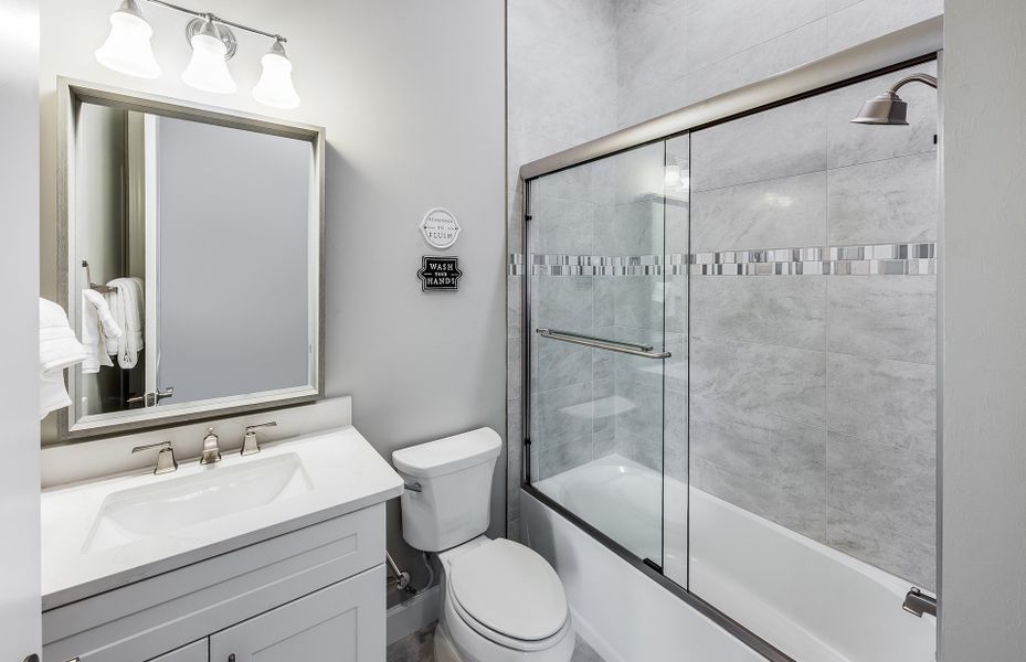 Furnished interior view inside a new home in Del Webb Naples, Immokalee (Image 10).