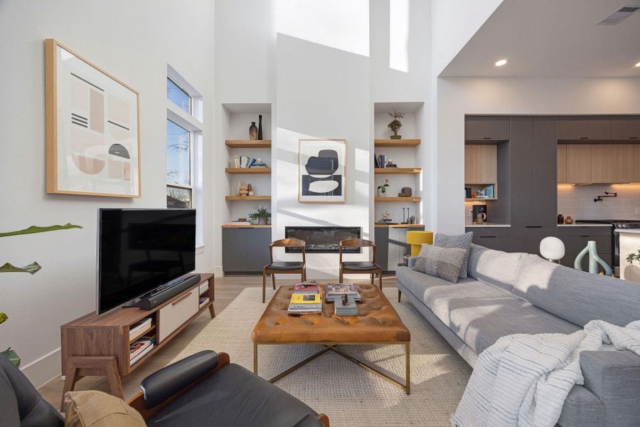 Natural light fills this room and creates a dramatic ambiance. Natural light fills this room and creates a dramatic ambiance.