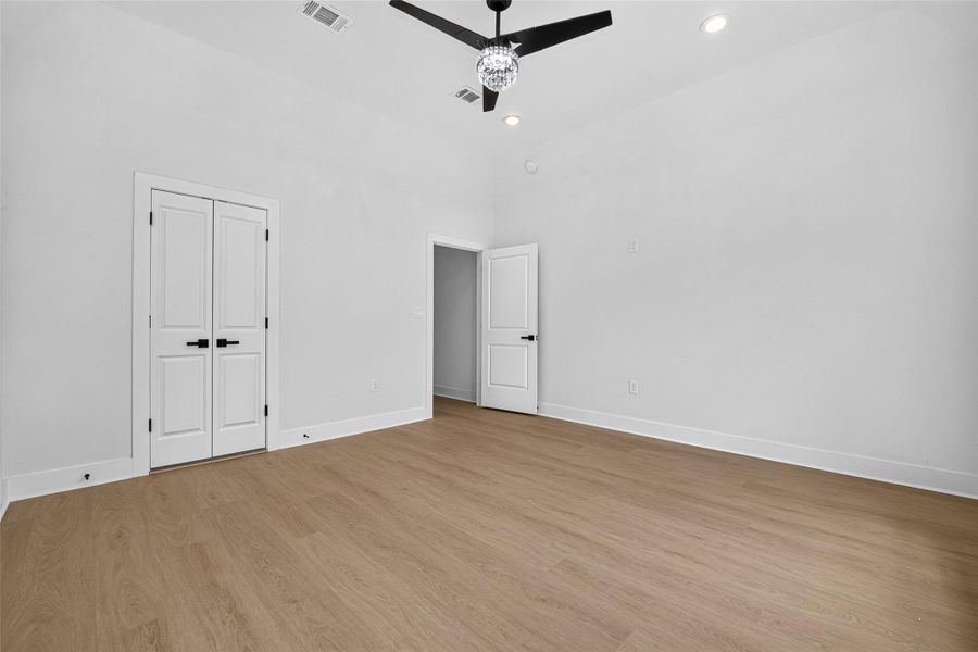 Large Master Bed Room Large Master Bed Room