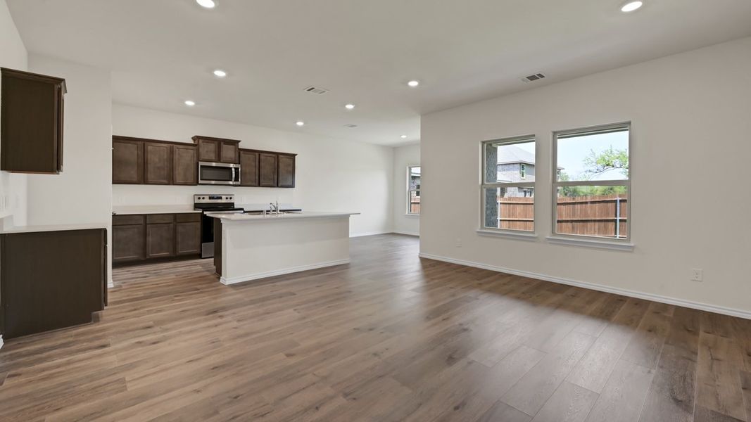 Spacious, unfurnished interior of a new home in Blaire Lake, Tyler (Image 7). Spacious, unfurnished interior of a new home in Blaire Lake, Tyler (Image 7).