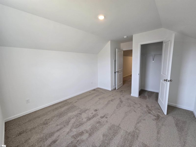Spacious, unfurnished interior of a new home in Halton Oaks, Spartanburg (Image 25).