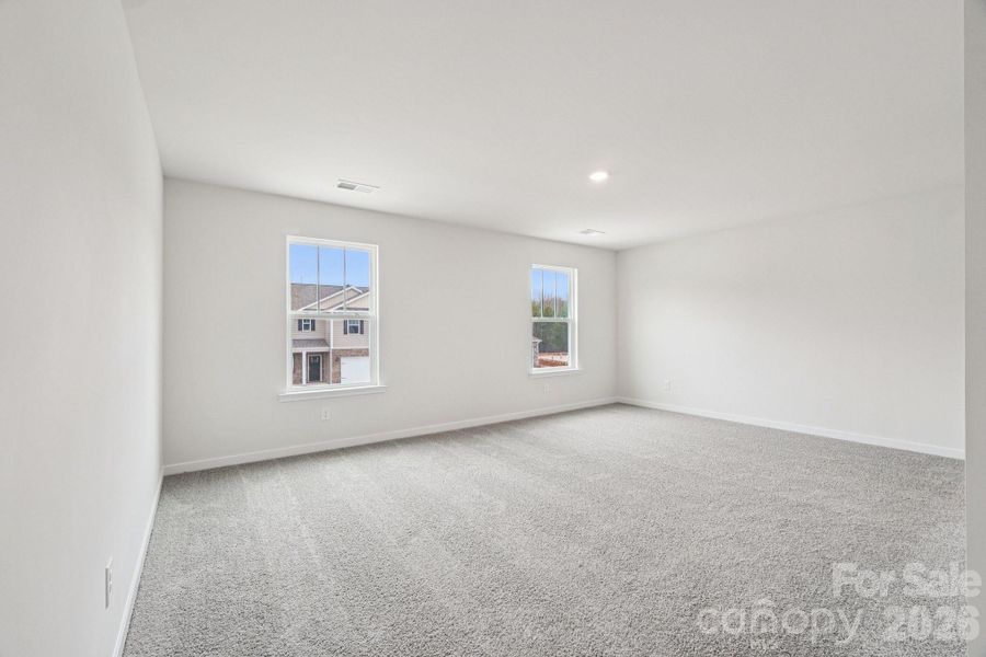 Spacious, unfurnished interior of a new home in Clark Creek Landing, Lincolnton (Image 26).