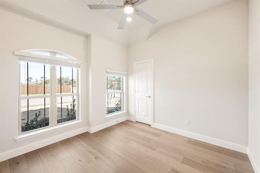 Spacious, unfurnished interior of a new home in Triple Diamond Ranch, Mansfield (Image 37).