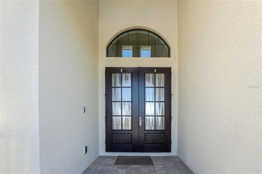 Exterior details and patio area of a home in , Port Charlotte (Image 32).