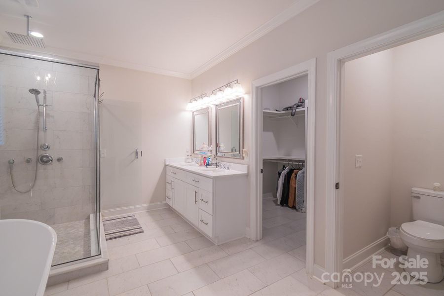 Furnished interior view inside a new home in , Florence (Image 15).