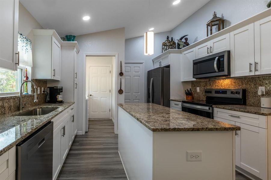 Furnished interior view inside a new home in , Ocklawaha (Image 12).