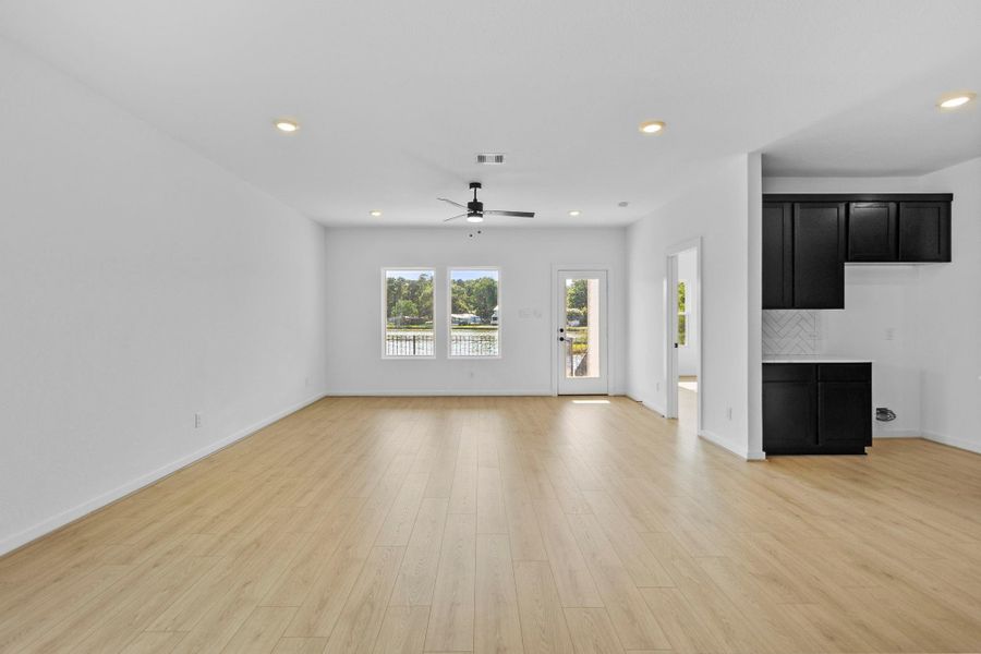 Spacious, unfurnished interior of a new home in Lake Conroe Cove, Willis (Image 14). Spacious, unfurnished interior of a new home in Lake Conroe Cove, Willis (Image 14).