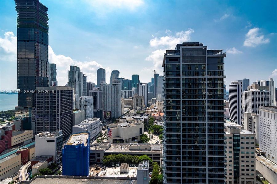 Condo located in Miami, FL showcasing its design and architecture (Image 21).