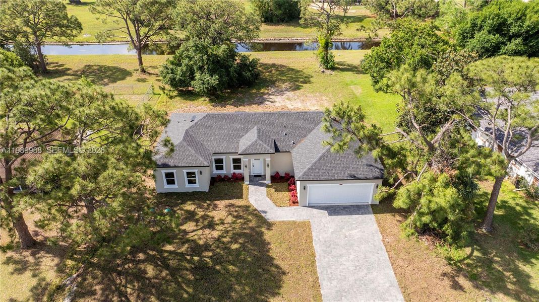 Front exterior of a new home in , Sebring, FL, highlighting curb appeal (Image 29).