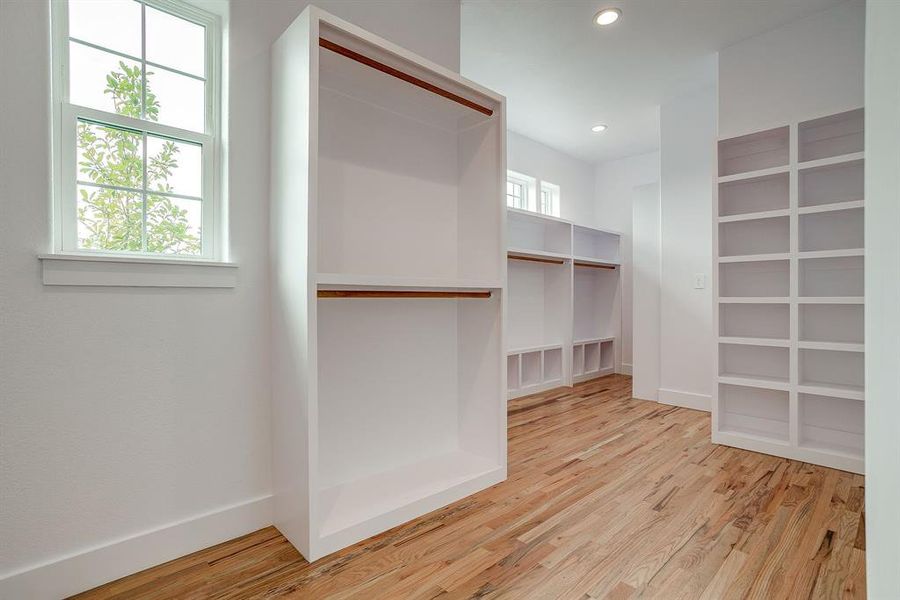 Spacious, unfurnished interior of a new home in , Granbury (Image 30).