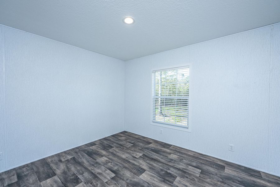 Spacious, unfurnished interior of a new home in , Pinopolis (Image 30).