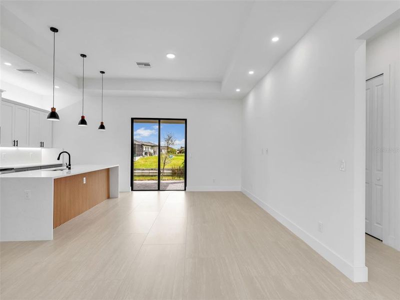 Spacious, unfurnished interior of a new home in , Cape Coral (Image 22).