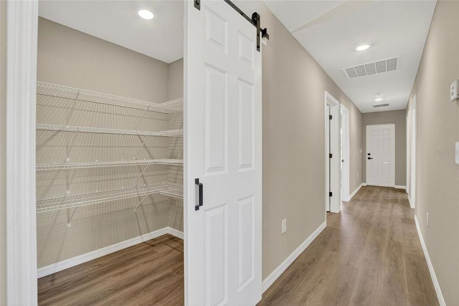 Spacious, unfurnished interior of a new home in , Fort Meade (Image 11).