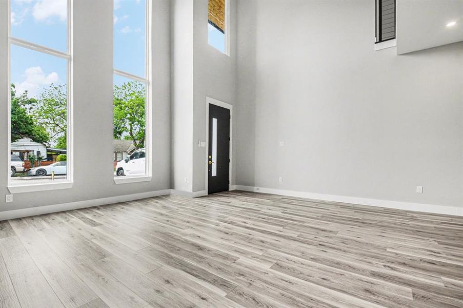 Spacious, unfurnished interior of a new home in , Dallas (Image 14). Spacious, unfurnished interior of a new home in , Dallas (Image 14).