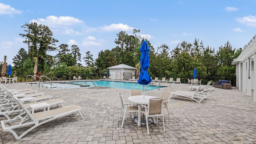 Community amenities in Eden Springs, Longs (Image 5).