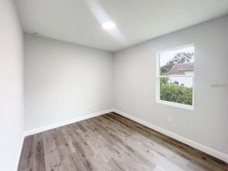 Spacious, unfurnished interior of a new home in , Ocala (Image 9).