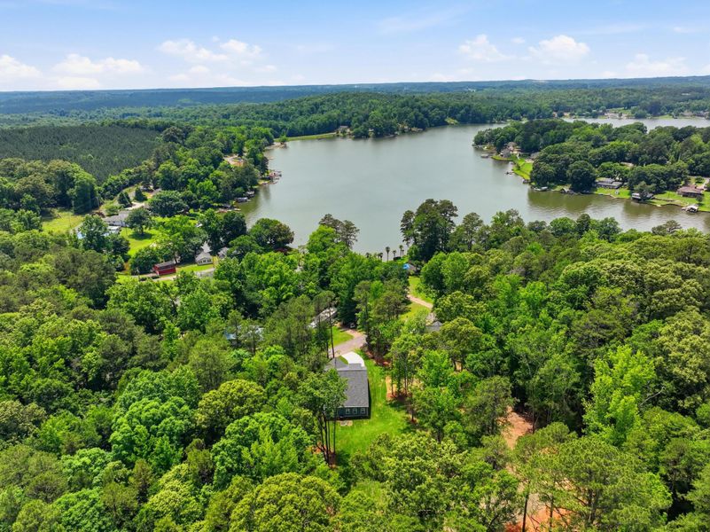 Natural landscape and outdoor views near Broadway Lake in Anderson (Image 36).