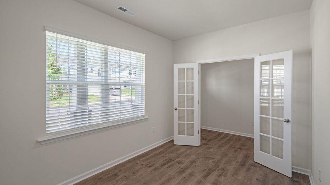 Spacious, unfurnished interior of a new home in Bryson Park, Lexington (Image 13).