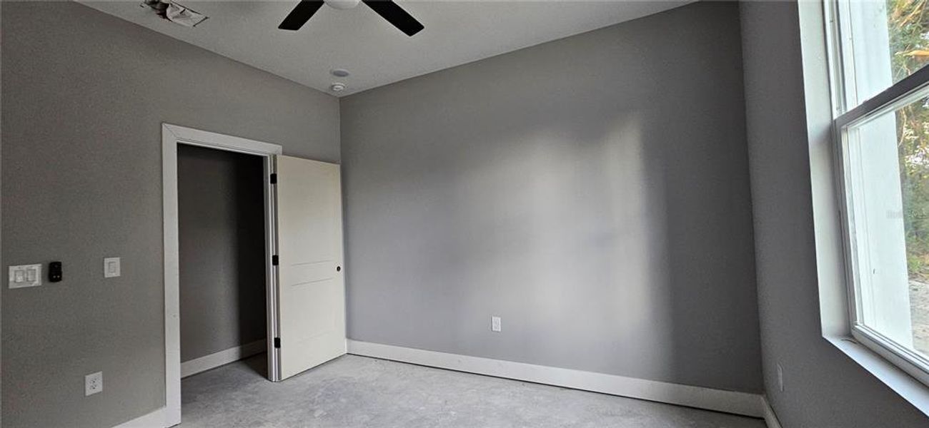 Spacious, unfurnished interior of a new home in , Eustis (Image 6).