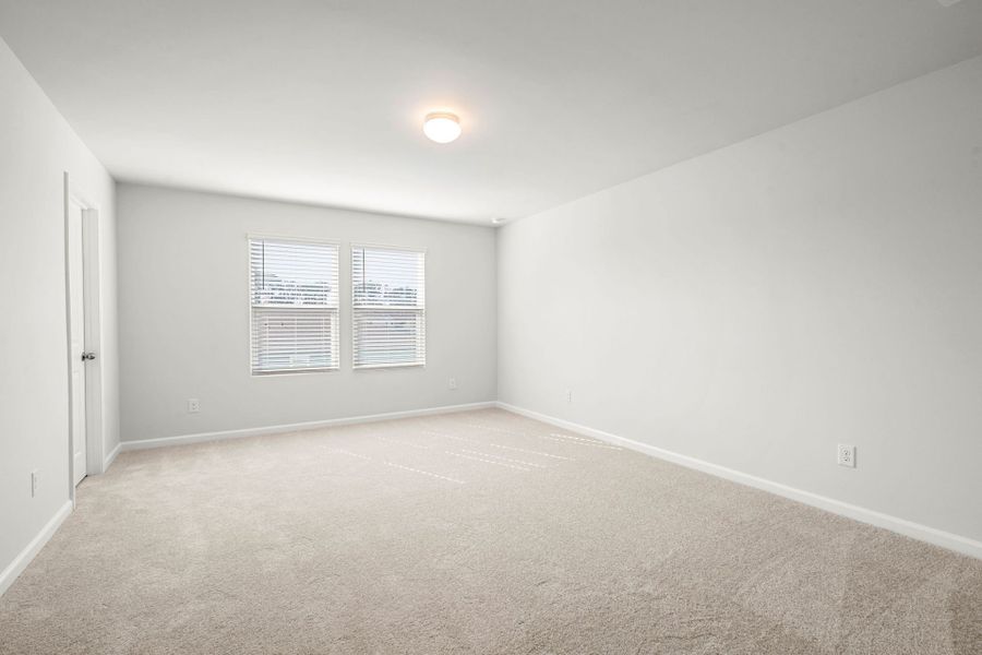 Spacious, unfurnished interior of a new home in Heartwood, Richmond Hill (Image 20).