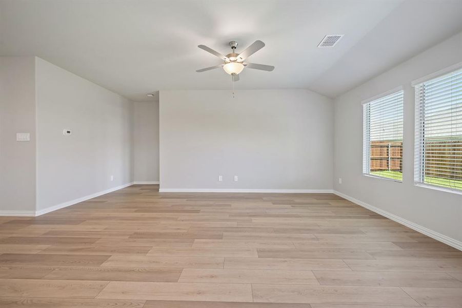 Spacious, unfurnished interior of a new home in Parks at Foster Crossing - Signature Series, Anna (Image 19). Spacious, unfurnished interior of a new home in Parks at Foster Crossing - Signature Series, Anna (Image 19).
