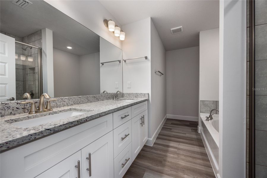 Furnished interior view inside a new home in Savannah Station, Alachua (Image 7).