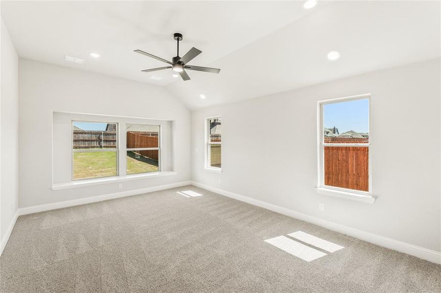 Spacious, unfurnished interior of a new home in Sunrise at Garden Valley, Waxahachie (Image 21). Spacious, unfurnished interior of a new home in Sunrise at Garden Valley, Waxahachie (Image 21).