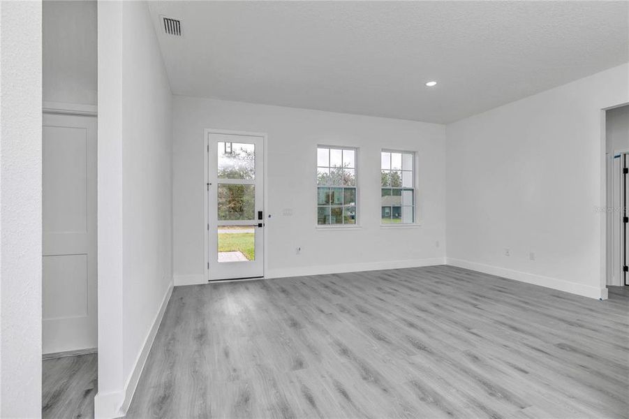 Spacious, unfurnished interior of a new home in , Ocala (Image 42).