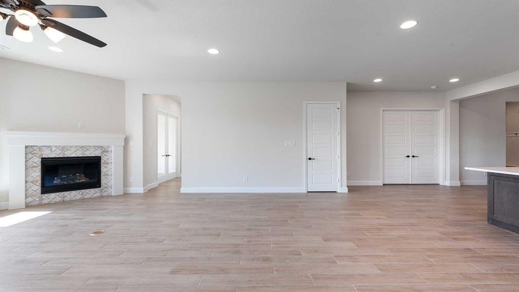 Spacious, unfurnished interior of a new home in Terraces 62', Rockwall (Image 15).