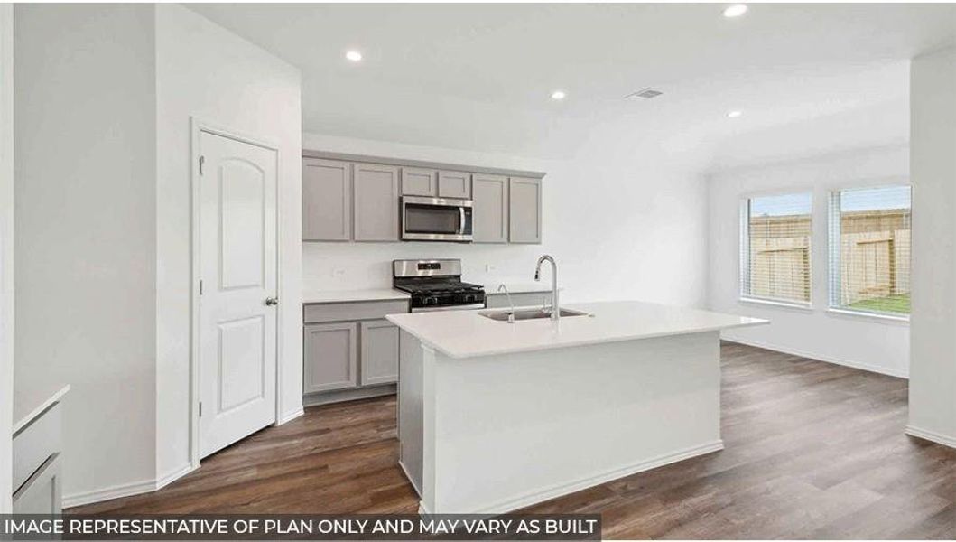 Furnished interior view inside a new home in Medina, Dayton (Image 6).