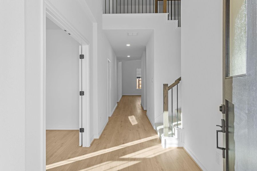 Spacious, unfurnished interior of a new home in The Meadows at Imperial Oaks, Conroe (Image 24).