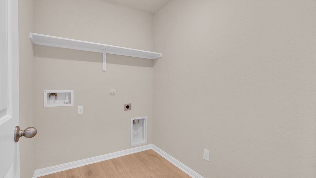 Spacious, unfurnished interior of a new home in Thunder Rock, Marble Falls (Image 15).