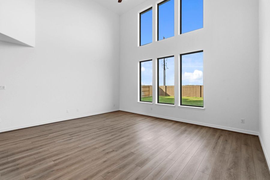 Spacious, unfurnished interior of a new home in Brookewater, Rosenberg (Image 20).