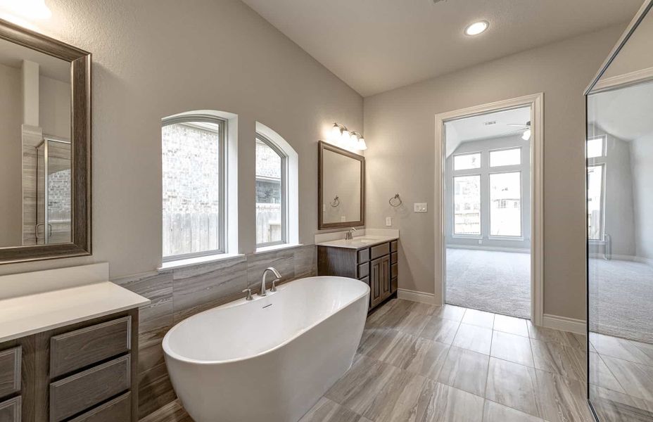 Furnished interior view inside a new home in Artavia 70′, Conroe (Image 12).