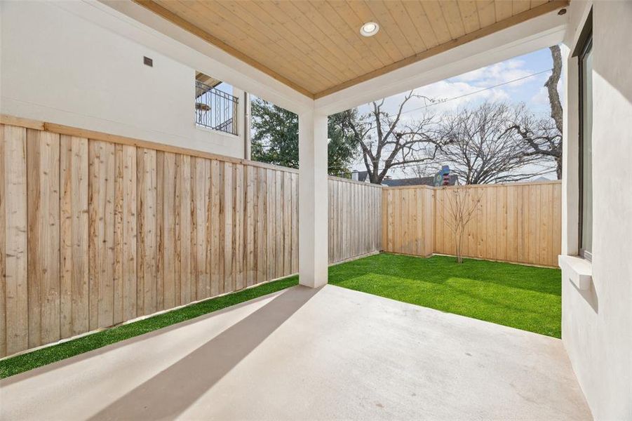 Exterior details and patio area of a home in , Dallas (Image 22).