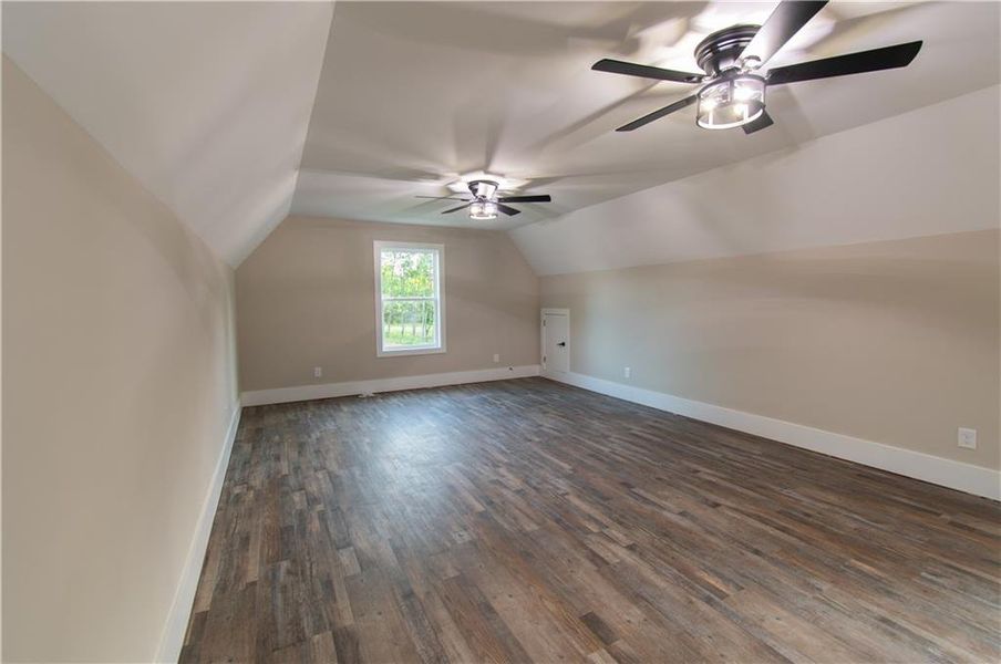 Spacious, unfurnished interior of a new home in , Fairmount (Image 10).