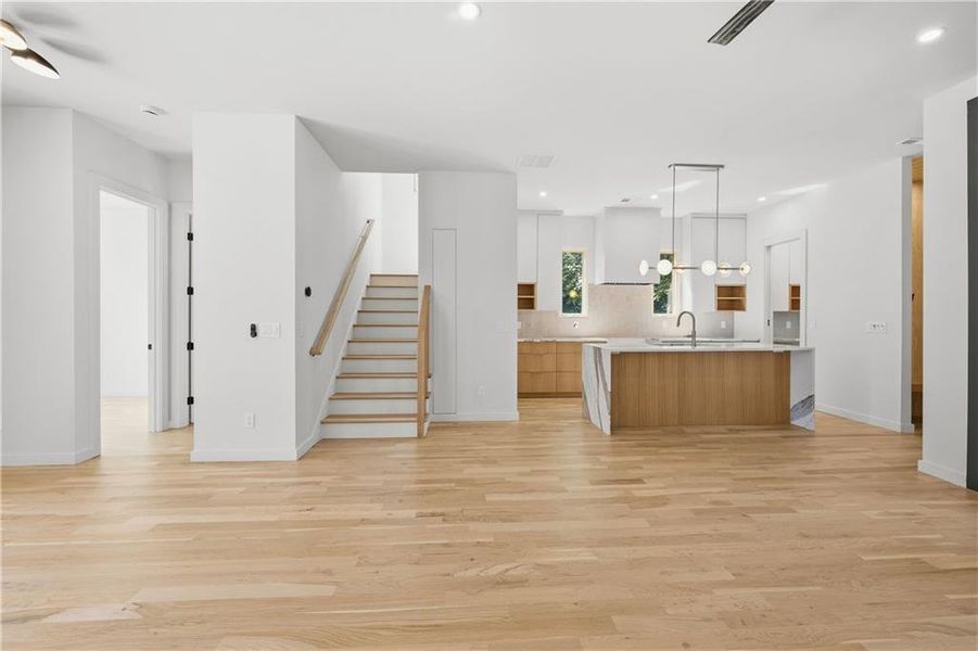 Spacious, unfurnished interior of a new home in , Atlanta (Image 13).